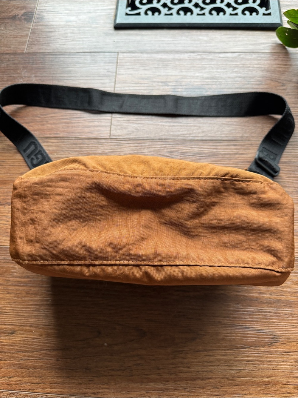 MEDIUM NYLON CRESCENT BAG - Picture 3 of 4